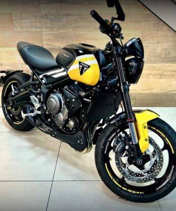 TRIUMPH TRIDENT 660 